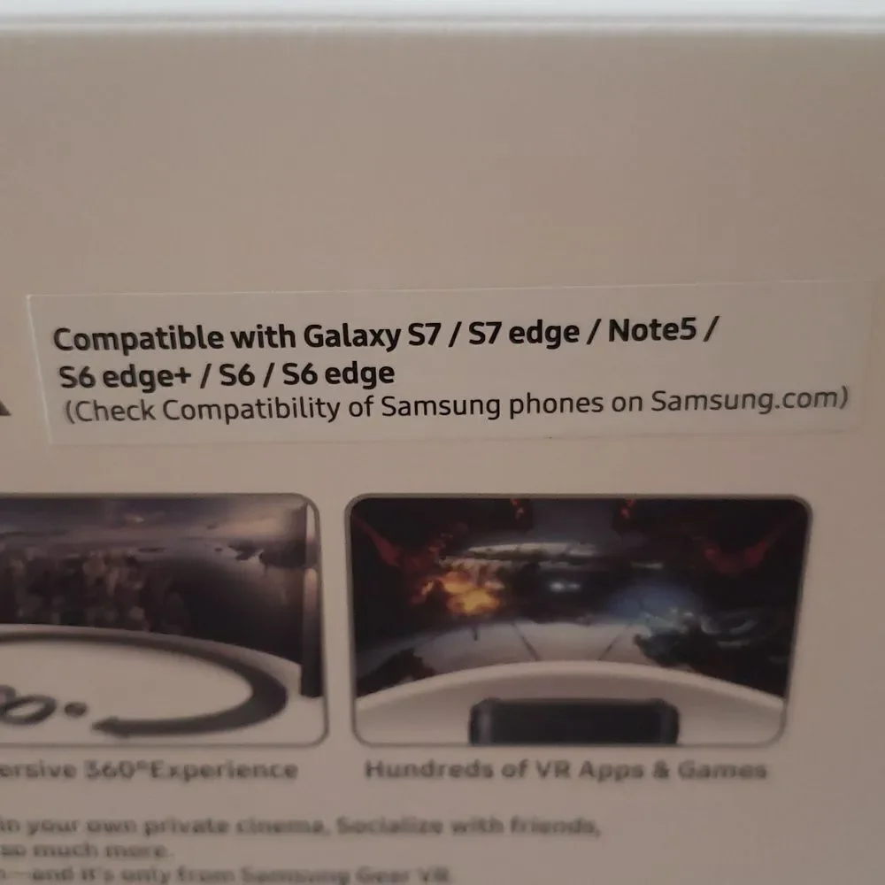 New in Box Samsung Gear VR Powered by Oculus Virtual Reality Headset SM-R323